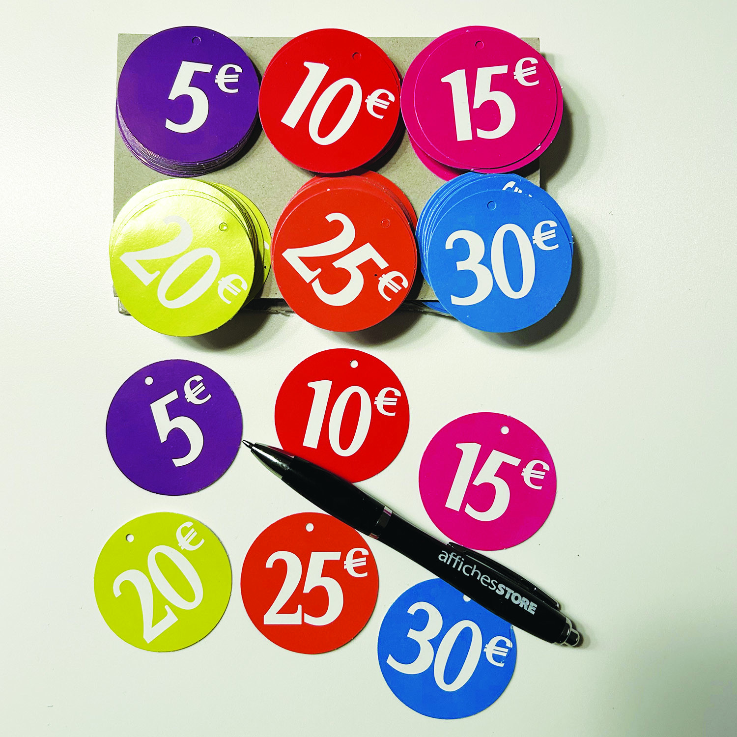 150 etiquettes carton 5,10,15,20,25,30€  L50 H50 mm