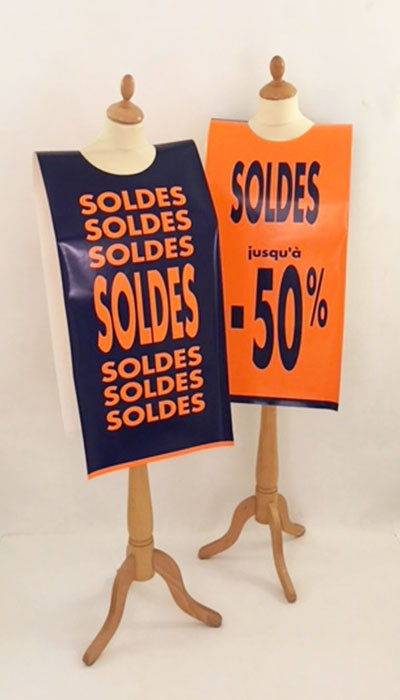 Affiche mannequin  "SOLDES jusqu'à -50%" L40 H168 cm