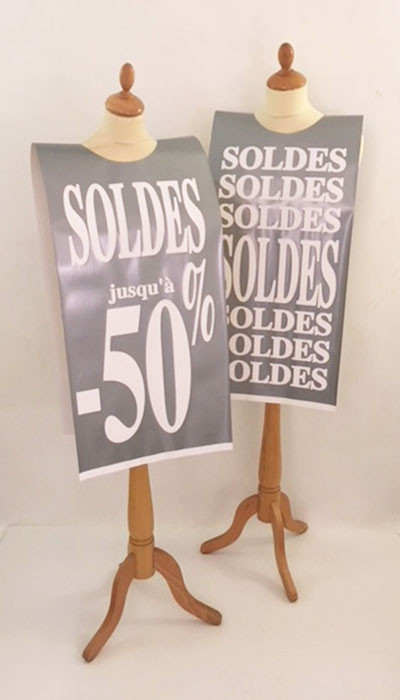 Affiche mannequin  "SOLDES jusqu'à -50%" L40 H168 cm