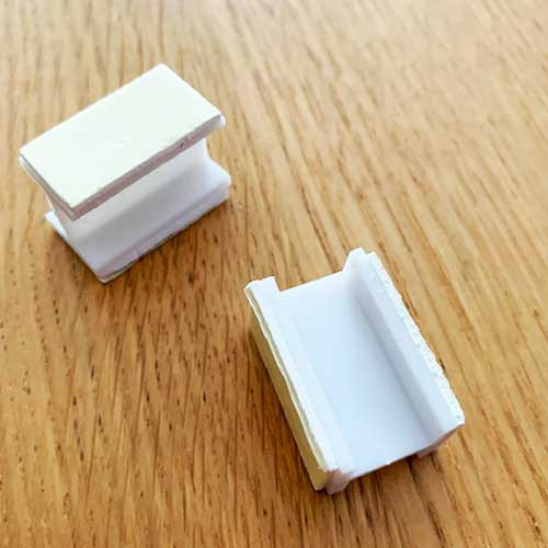 ENTRETOISE PVC  26x13 mm H15mm