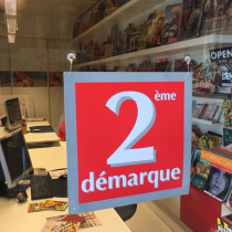 Carton "2ème demarque" L34 H34 cm et 2 ventouses 